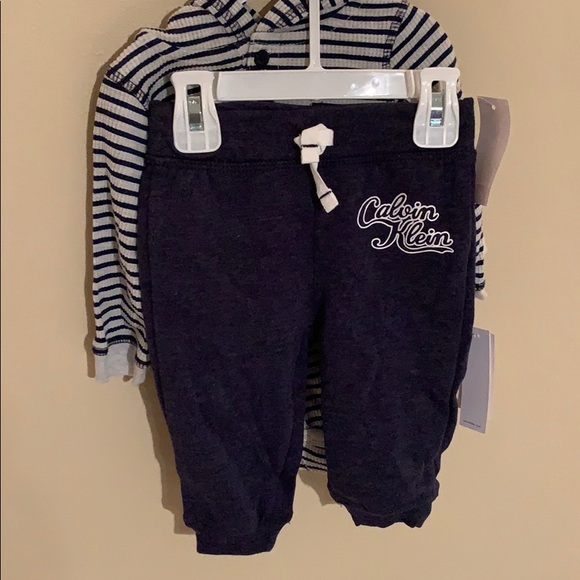 NWT Calvin Klein Hooded Onesie & Sweatpants Set - Picture 2 of 5